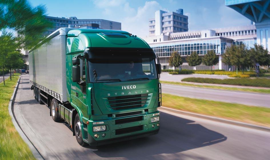 Bild : Iveco-Truck mit Euro-4 sichtbar an Front (Iveco-Disk) Hlavní typy ekologických vozidel: 3. Elektrická a hybridní vozidla 1. Alternativní paliva Patří sem mj.