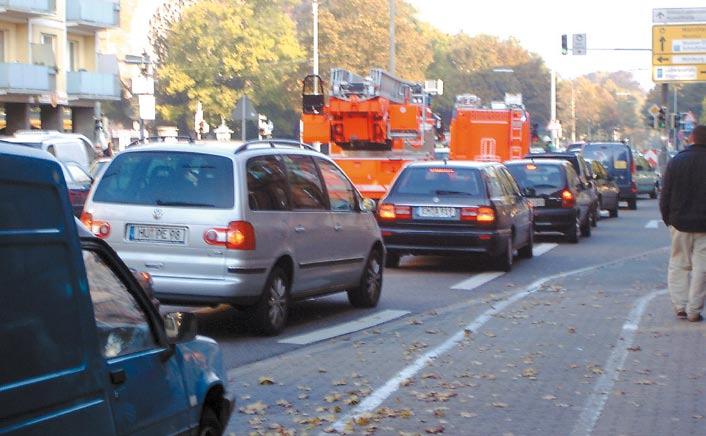 Dopravní kongesce ve městě Evropská praxe je taková, že v městských oblastech se zboží přepravuje převážně po silnici. Vzdálenosti jsou totiž poměrně krátké a nevyplatí se zboží překládat.