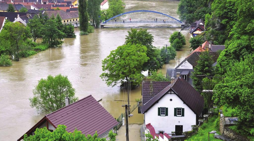 ROZVOJE ROZVOJE OBNOVA OBECNÍHO A KRAJSKÉHO MAJETKU PO ŽIVELNÍCH POHROMÁCH Důsledky živelních pohrom bývají katastrofální. Mnohdy je jejich nástup tak rychlý, že žádná prevence neexistuje.