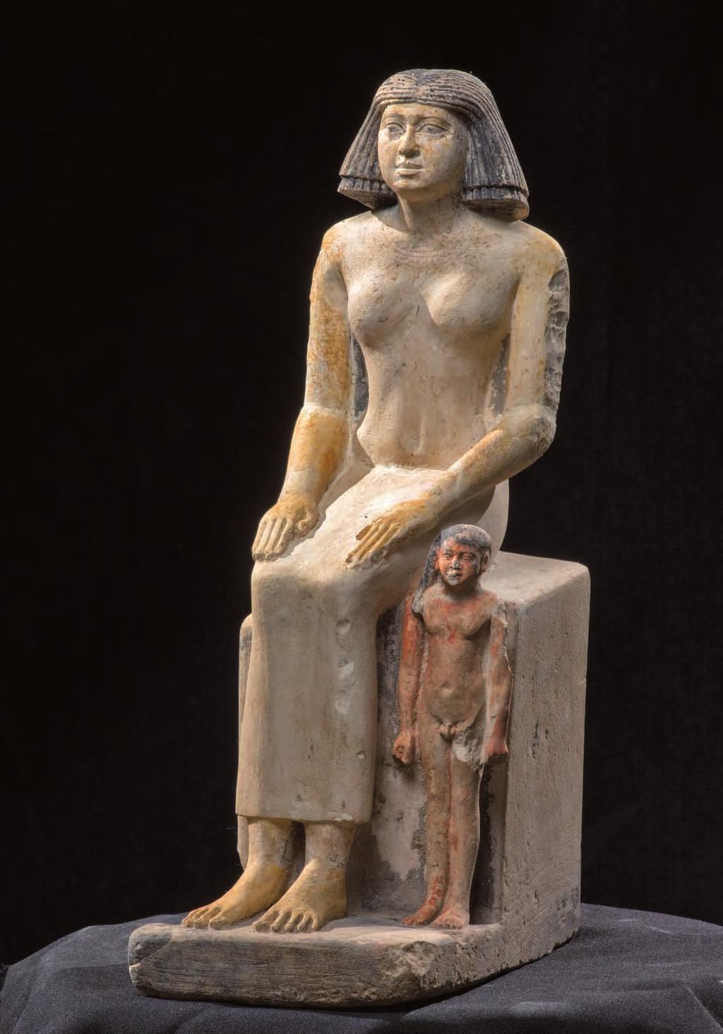 Socha zobrazující ženu s malým chlapcem ze serdábu hrobky AS