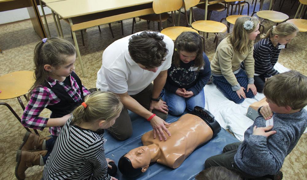 lékařská fakulta UK tyto studijní programy a obory: Studijní program: Obory: Studijní program: SPECIALIZACE VE ZDRAVOTNICTVÍ Fyzioterapie - forma studia: prezenční Dentální hygienistka - forma