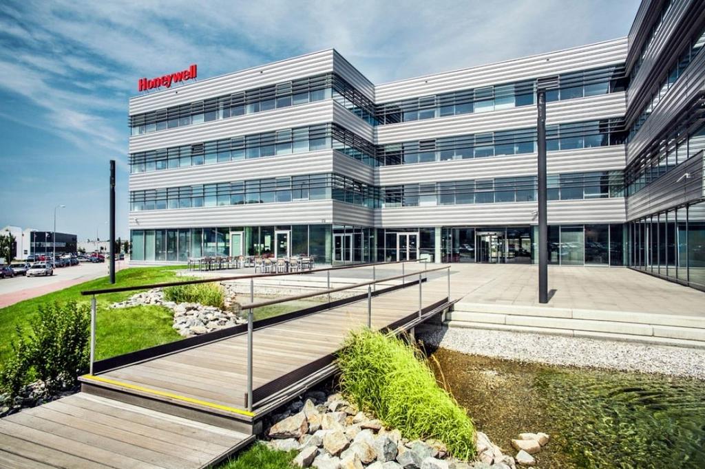 2.2 Honeywell Technology Solutions Brno Vývojové centrum HTS Brno je největší výzkumné a inovační centrum ve Střední Evropě.