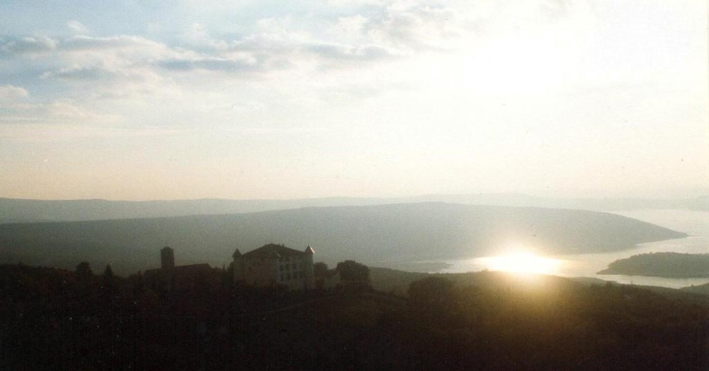 Obrázek z téhož místa za soumraku v říjnu