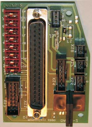 8.1 Vývody na konektory desky tištěných spojů - elektromagnetická varianta Popis konektorů rozvodné desky DA178-2 (9850 688001) X11 - hlavní propojovací kabel do řídicí jednotky X12 - tlačítkový