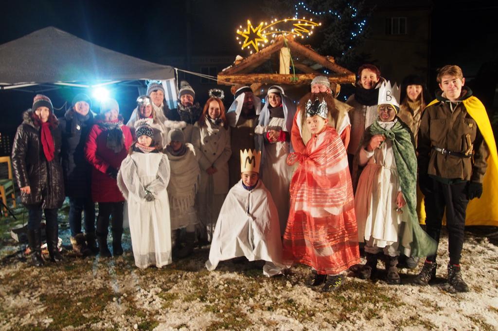 Na hře se v letošním roce podíleli: Režie, zpěv, klávesy Hanka Perniklová Kytara, zpěv Míša Kotlanová Sólový zpěv Verunka Sýkorová Sborový zpěv Alenka Holečková, Miluška Kotlanová, Jitka Lašková