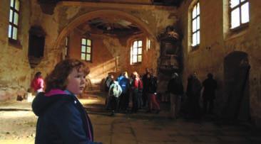 Ve vûïi se nachází historicky velmi cenn zvon bez srdce z r. 1667 od Mikulá e Löwa. Bûhem 2.