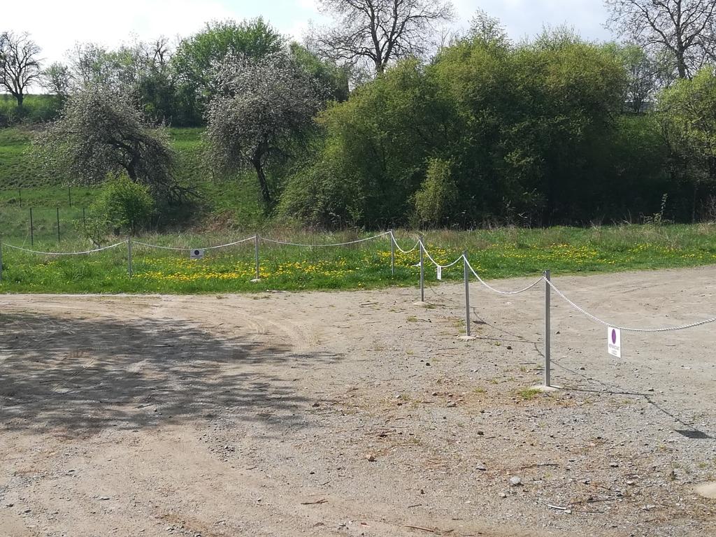 plot k vymezení vjezdu a parkoviště Ekonomické ukazatele celé firmy Podíl dotace vzhledem k výnosům v % 2005 2006 2007 2008 2009 2010 2011 2012 2013 2014 2015 2016 2017 výnosy 11 15 18 21 21 24 25781