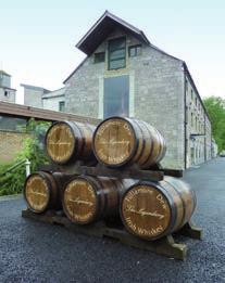 Komplexní chuť je dána unikátní směsí všech tří používaných typů irských whiskey skey obilnáw whiskey přináší sladké tóny, malt whiskey ovocné tóny a pot still whiskey tóny kořenité.