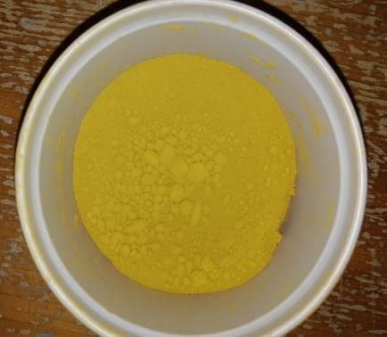 železitý pigment a)