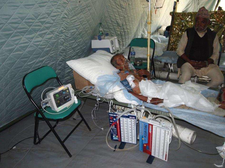Zemětřesení Nepál 2015 skladba a frekvence pacientů Ambulance : -akutní úrazy -úrazy staré 4 dny a starší
