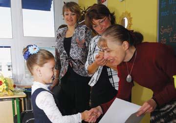 ročníku, informatiky od 5. ročníku a s nabídkou volitelných vyučovacích předmětů na 2. stupni.