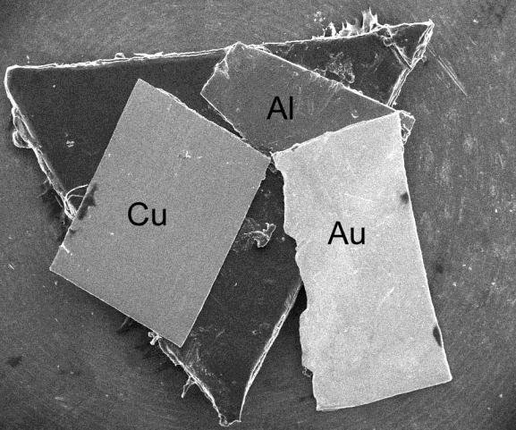 Obr. 15 Preparát s foliemi Cu, Al a Au. Abychom mohli porovnávat změnu velikosti signálu na tlaku, musíme nastavit stejné podmínky pro všechna měření.