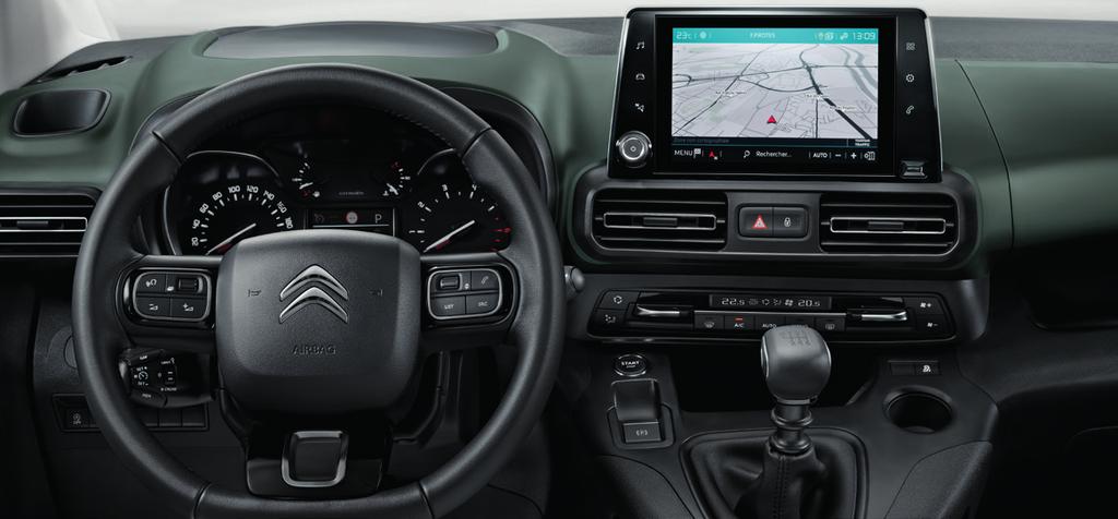 3D NAVIGACE A BEZDRÁTOVÉ NABÍJENÍ TELEFONU Nejnovější navigační systém 3D s hlasovým ovládáním*, Citroën Connect