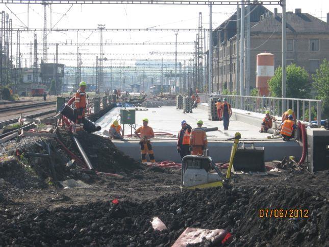 8.3.2 Přerov Infrastruktura Význam železničního uzlu Přerov na síti tranzitních železničních koridorů je dán především jeho polohou. Je jedním z důležitých železničních uzlů na II.