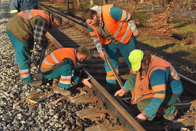 8.3.6 Poděbrady Infrastruktura Rovněž lázeňské město Poděbrady je historicky poměrně těsně svázané s železniční dvoukolejnou tratí, významnou pro nákladní, ale i osobní železniční dopravu.
