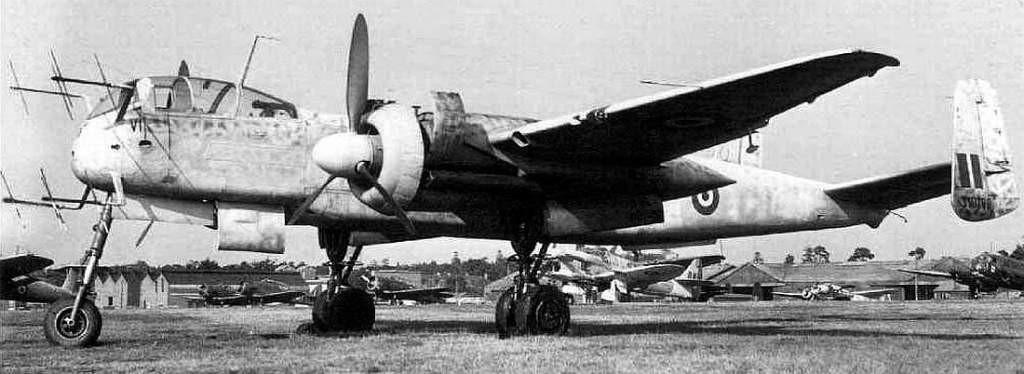 Heinkel He 219 Uhu (Výr) byl německý noční stíhací letoun, který v pozdních letech druhé světové války sloužil v Luftwaffe.