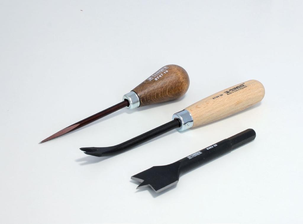 OSTATNÍ TRUHLÁŘSKÉ NÁSTROJE OTHER WOODWORKING TOOLS 8300 Nebozez s plastovou rukojetí Gimlet with plastic handle 8300 03 3 90 120 10 20 8300 04 4 90 120 12 20 8300 05 5 90 120 14 20 Čepel: Blade: