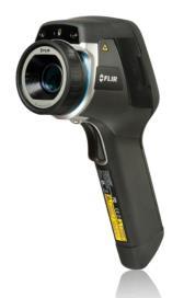 Termokamera od firmy FLIR ThermaCAM E45 Termokamery Flir řady Exx, jsou určeny pro diagnostiku výrobních strojů, motorů či elektrických rozvaděčů. Objektiv kamery je s manuálním ostřením.