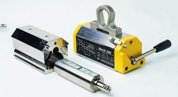 Hmotnost Bezpečnostní faktor 3:1 Každý magnet je při výrobě testován Vyrobeno v Itálii Použití: V nástrojárnách a jiných výrobních