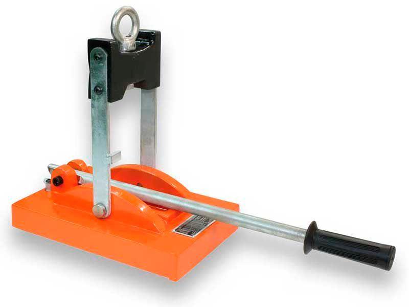 Bezpečnostní faktor 4:1 Vyrobeno v České republice Použití: Magnet GP250 je určen se pro manipulaci ocelovými plechy o tloušťce od 3 mm výš Umožňuje
