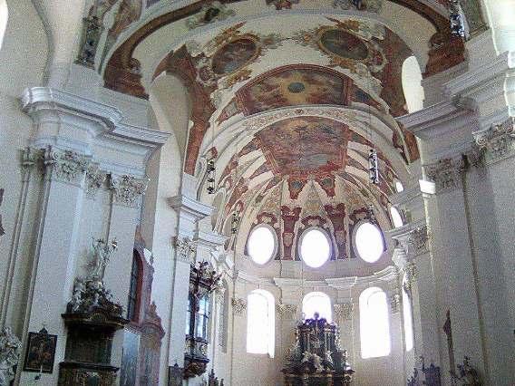 Markéty je nejstarší mužský klášter na území ČR,byl postaven v letech 1708-45 na místě husity poničeného a dlouhou dobu pouze živořícího kláštera, založeného druhým pražským biskupem Vojtěchem a