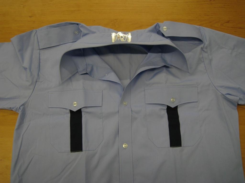 Obr. e) CF služební košile