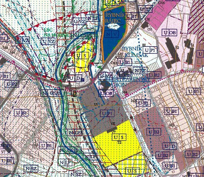 Důvodem pořízení změny je záměr realizace hasičské zbrojnice na pozemcích parc.č. 1120, 1122, 1116, 1117 v k.ú. Rájec nad Svitavou ve vlastnictví Města.