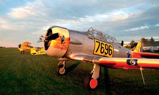 Boeing B 75 Stearman byl před druhou světovou válkou i během ní používán k základnímu leteckému výcviku v armádě a námořnictvu USA i v mnoha dalších armádách spojenců.