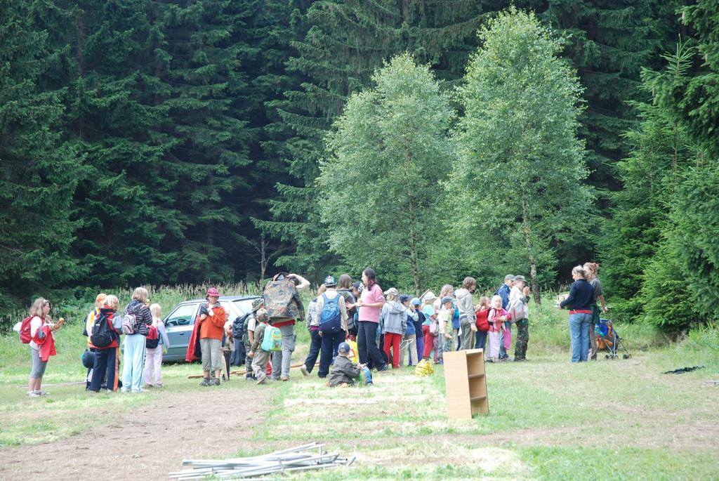 Sobota 18. 7. 2009 Ráno po snídani, kdy bylo kakao a vánočka, jsme balili, uklízeli a bourali stany.