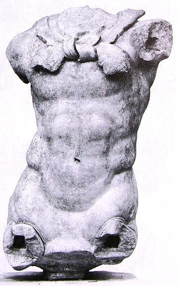 20 zajímavé je torzo sochy kentaura bylo spolu s dalšími podobnými