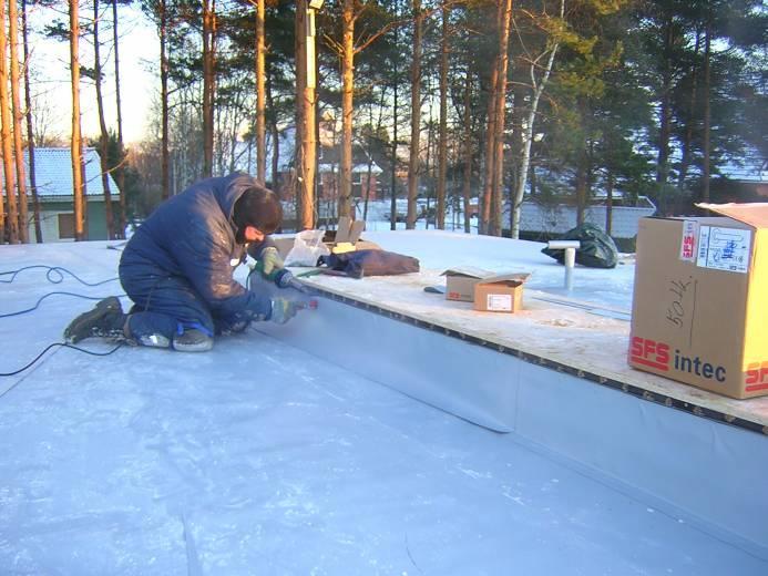 Hydroizolace střech FATRAFOL-S strana 91 5.1.2 Pracovní podmínky Aplikaci fólií z PVC-P je přípustné provádět do teploty ovzduší -5 C *), resp. -10 C pro fólie z FPO materiálů.