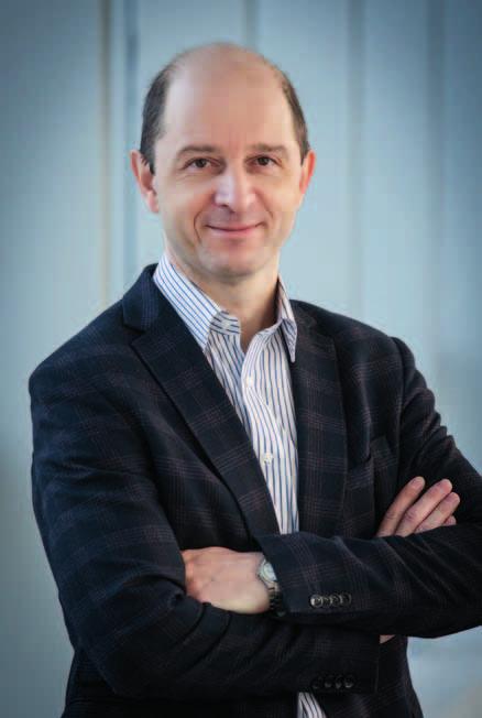 PhD pozice na špičkových univerzitách KU Leuven a University Amsterdam díky své práci pod mým vedením. Sám si vybírám problémy, které budu řešit, a ta řešení nemusí hned zítra někdo koupit. prof. Ing.