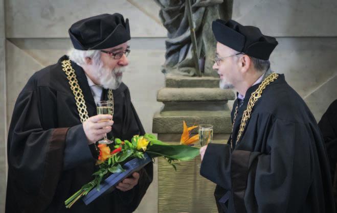 profesora Sung-Mo Kang Kouzlo starých map Průvodci architekturou Připravuje se nová verze aplikace VVVS AXRO 2015 Nejlepší sportovci Mám zájem o otevřenou komunikaci [ rozhovor