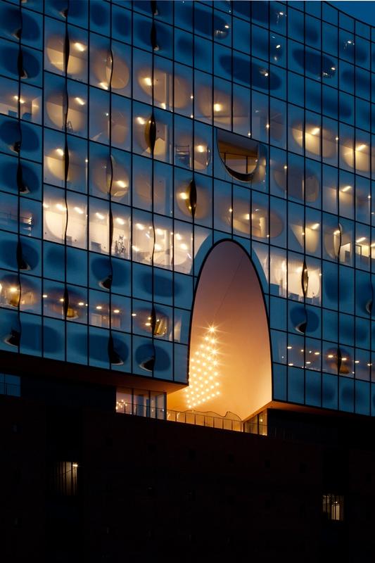 Projekt: ElbPhilharmonie, Hamburg, Germany Architekt: Herzog & de Meuron Zpracovatel skla: BGT Bischoff Glastechnik GmbH & Co.