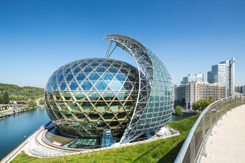 Projekt: La Seine Musicale, Paris, France Architekt: Shigeru Ban Architects Europe Zpracovatel skla: TVITEC Fasáda: Marchegay Technologies Produkty: Guardian SunGuard SNX 50/23, SunGuard SN 70/41,