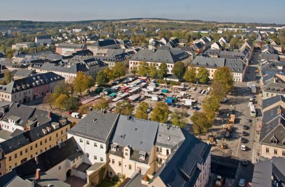 centrálně řízené velkoprůmyslové odvětví s mnoha pokrokovými, raně