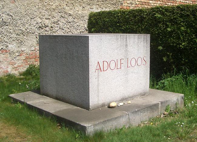 Adolf Loos (1870, Brno 1933, Vídeň) Zentralfriedhof,