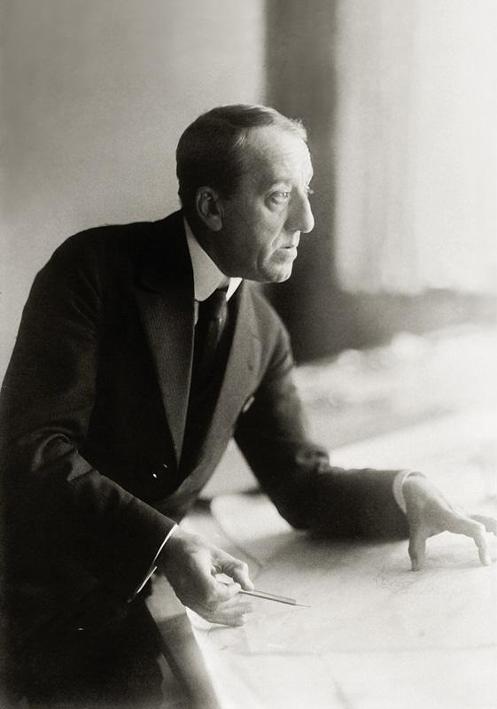 Walter Gropius (1883 1969) architekt, designér 1903 1907: studium architektury v Mnichově a Berlíně 1908 1910: zaměstnanec architektonického studia