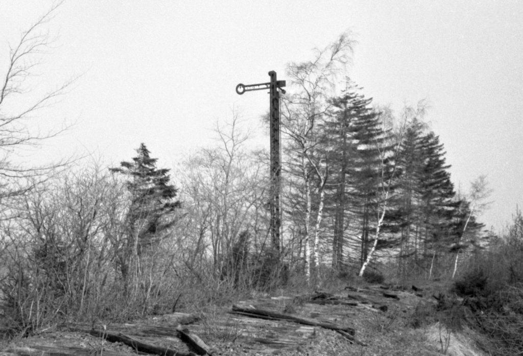 4.2 signalizace, návěstidla a výhybky - Výpravka do roku 1940 měla modrý terč, nikoli zelený. - Všechny výhybky jsou místně stavěné.