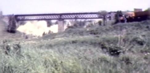 1.6 období 1971 - současnost 1972 - V červnu vypracovalo tehdejší Železniční rozvojové středisko studii na zrušení trati Křímov Reitzenhain jako poklad pro vydání rozhodnutí o zrušení a snesení této