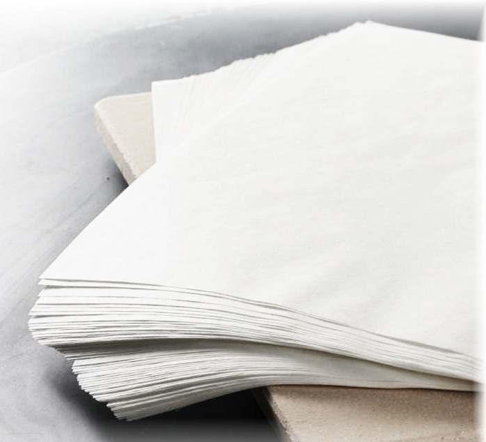 Pergamenový papír 12 bílý celulózový papír s potravinářským atestem průhledný, hladký, chuťově i zápachově neutrální, vysoká odolnost vůči tukům a