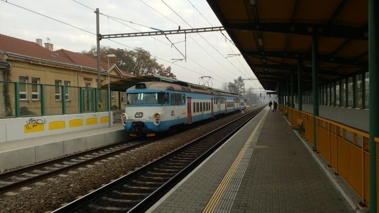 silnoproudého zařízení, rekonstrukce celkem osmi mostních objektů) na úroveň odpovídající požadovaným technickým parametrům, představovalo hlavní koncepční změnu na celé trase vybudování nové