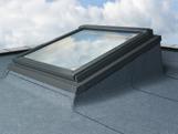 - Zvýšení úhlu montáže střešního okna do ploché střechy. Možnost montáže střešních oken na plochých střechách.
