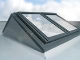 Vzdálenost mezi jednotlivými okny je 40 mm. Těsnící lemování ve verzi Thermo zajišťuje dobré termoizolační vlastnosti.