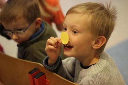 PŘEHLED AKCÍ NA 1. STUPNI VE ŠKOLNÍM ROCE 2014 / 2015 ZÁŘÍ návštěva Déčka dentální hygiena přednáška s ukázkou čištění zubů (1.