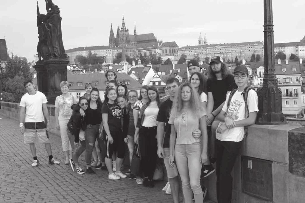 říjen 2018 BUČOVICKÉ NOVINY 15 Třídní exkurze 4.AO do Prahy Ve třetím ročníku jsme se celá třída domluvili, že naším posledním společným třídním výletem bude exkurze do Prahy.