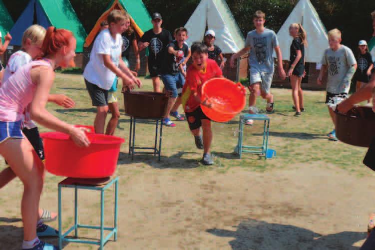 říjen 2018 BUČOVICKÉ NOVINY 19 Děti se proměnily v Hobity, trpaslíky i Elfy.