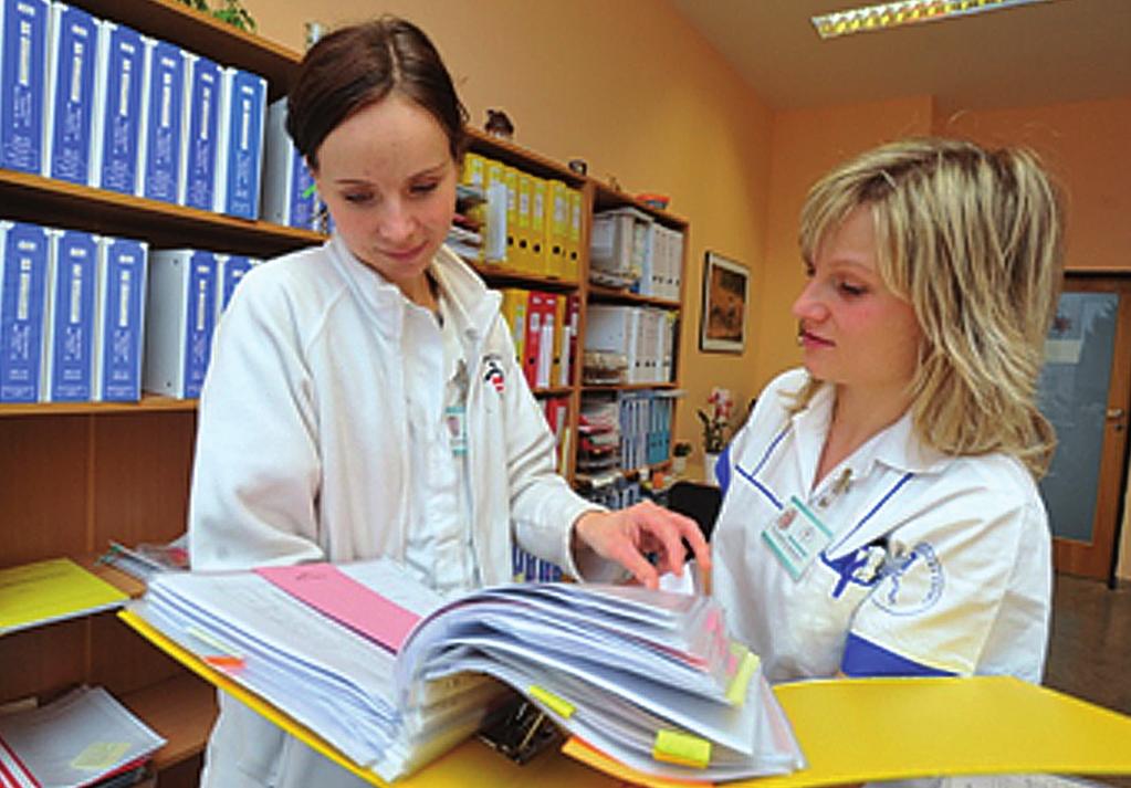 Pokud se nová léčba v rámci tří fází klinických studií ukáže jako dostatečně bezpečná a účinná, může být zaregistrována Státním ústavem na kontrolu léčiv (SÚKL) nebo Evropskou lékovou agenturou (EMA)