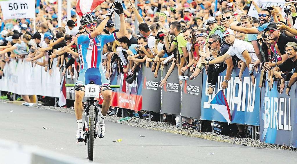 32 23. března 2018 Náš kraj FOTO: PETR LEMBERK, MAFRA PŘED DVĚMA LETY ONDŘEJ CINK V NOVOMĚSTSKÉ VYSOČINA ARENĚ VYBOJOVAL ČTVRTÉ MÍSTO NA MISTROVSTVÍ SVĚTA V CROSS-COUNTRY.