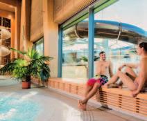 RELAXSTADT Schwimmen und Unterhaltung im Swimming-Pool,